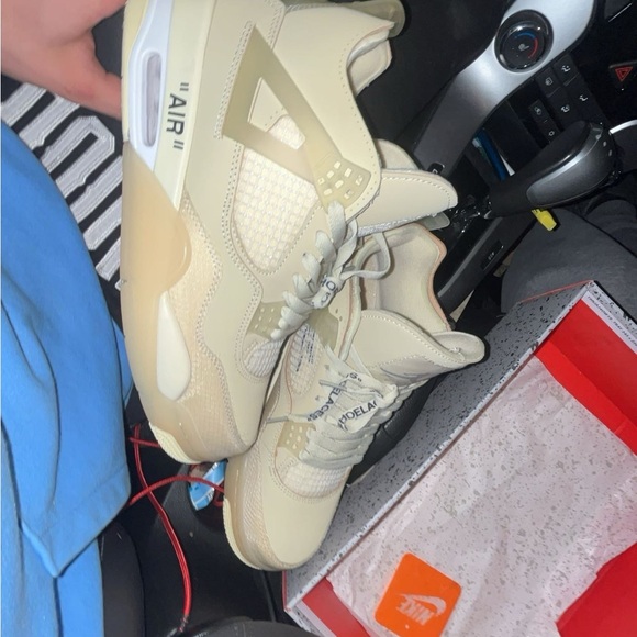 Off white Jordan 4s size 10 - Picture 4 of 5